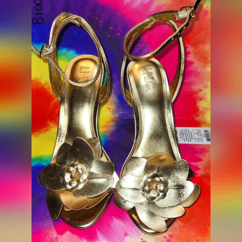 Women's Devynn Flower Dress Sandals Sz 6